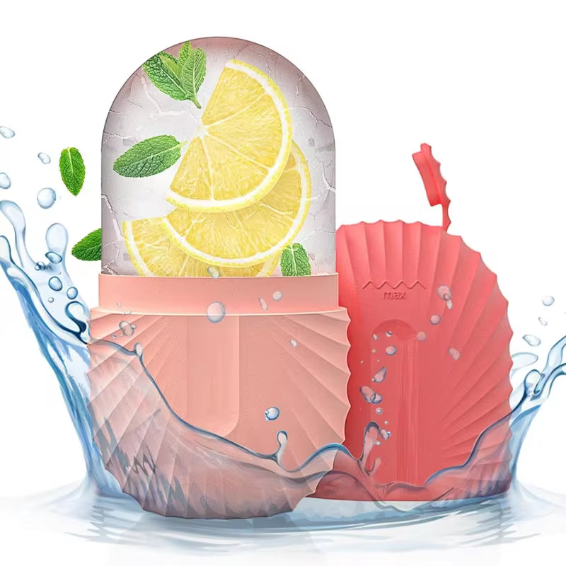 Rodillo de hielo facial Icelara Pro en color rosa claro, con rodajas de limón congeladas
